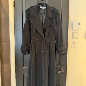 Stunning Classic Black Trench Coat